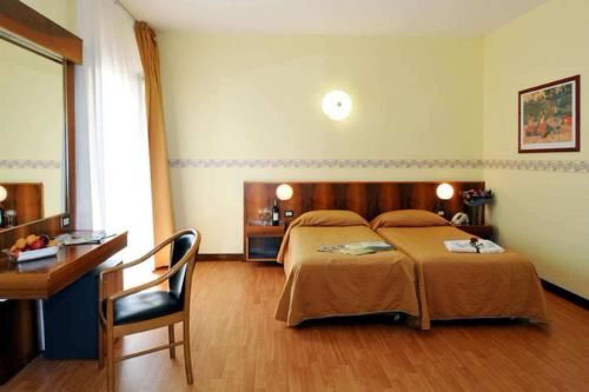 Hotel Park Jolanda 3*