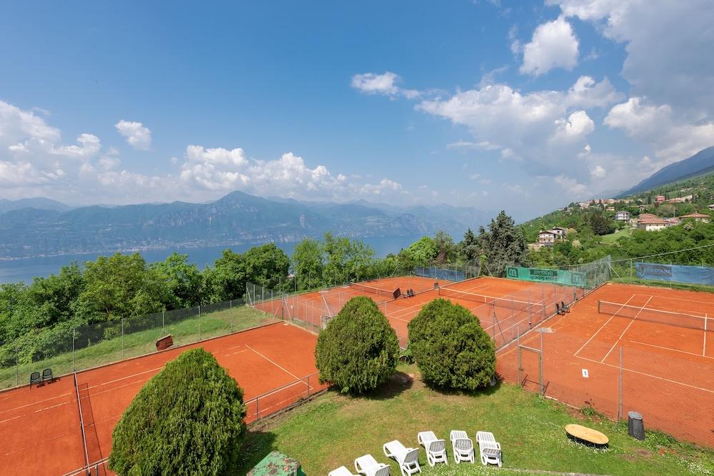 Hotel Park Jolanda 3*